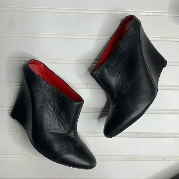 Charles Jourdan Wedge Mules - Picture 2 of 11